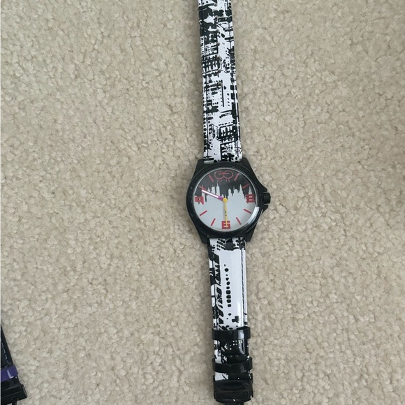 Eleven Eleven Watch interchangeable - Picture 3 of 11